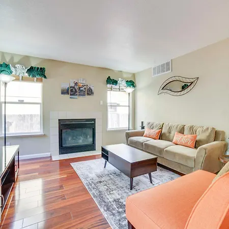 Spacious Reno Home With Deck About 1 Mi To Downtown!